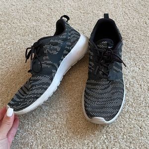 Nike Black/White/Gray Sneakers Size 8